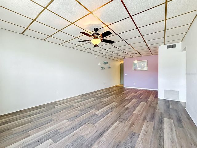 5860 43RD TERRACE N 1513, Kenneth City, FL 33709
