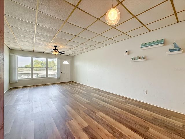 5860 43RD TERRACE N 1513, Kenneth City, FL 33709