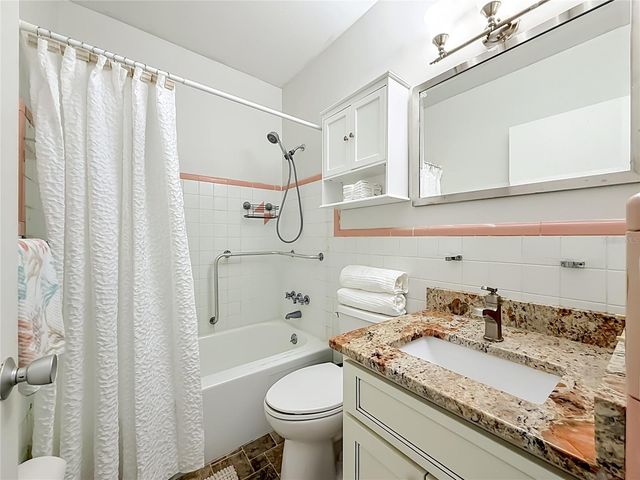 5860 43RD TERRACE N 1513, Kenneth City, FL 33709