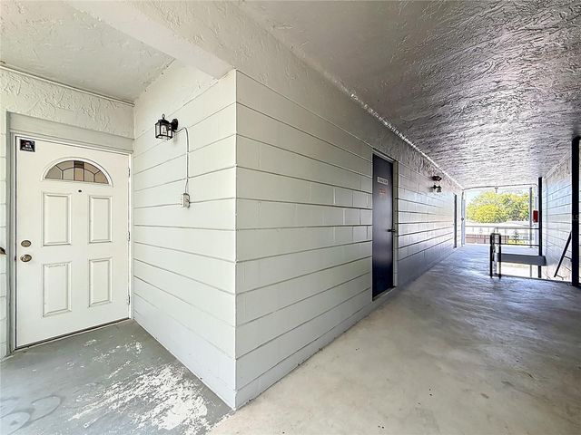 5860 43RD TERRACE N 1513, Kenneth City, FL 33709