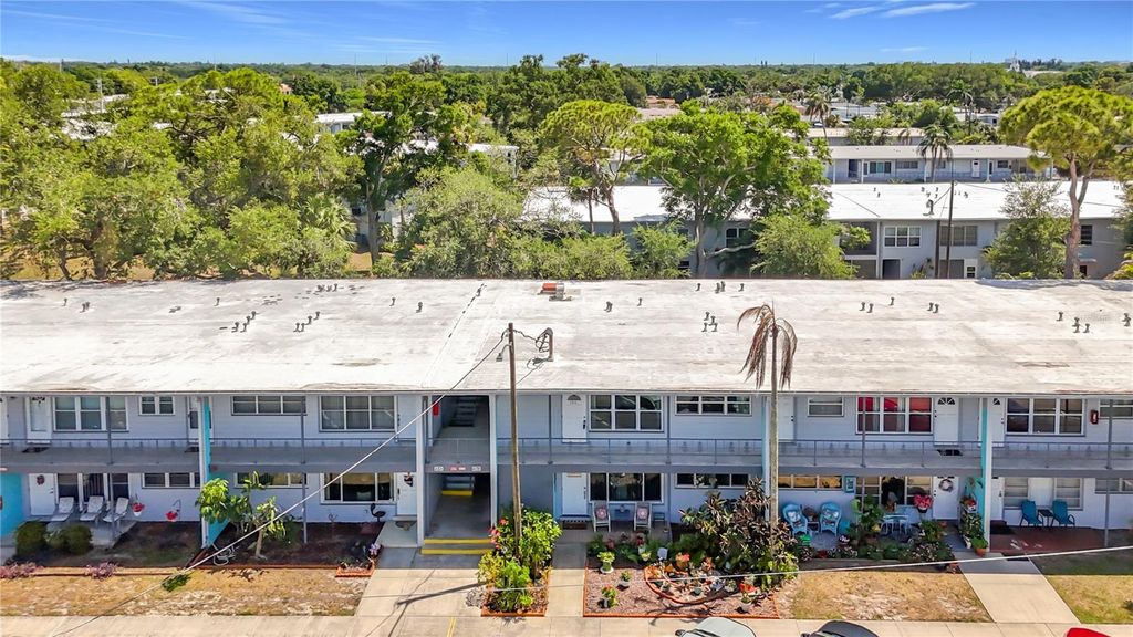 5860 43RD TERRACE N 1513, Kenneth City, FL 33709