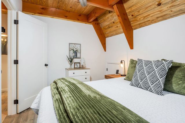 825 Hunters Landing Ln, Smithville, TN 37166