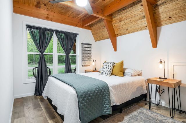 825 Hunters Landing Ln, Smithville, TN 37166