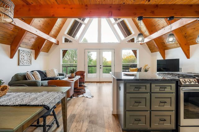 825 Hunters Landing Ln, Smithville, TN 37166