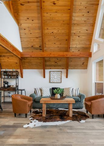 825 Hunters Landing Ln, Smithville, TN 37166