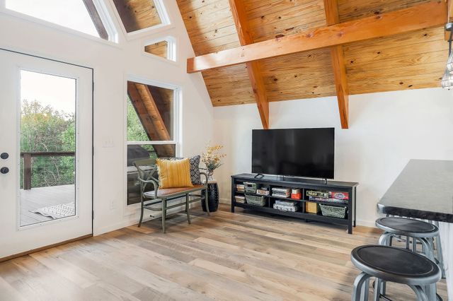 825 Hunters Landing Ln, Smithville, TN 37166