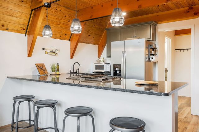 825 Hunters Landing Ln, Smithville, TN 37166