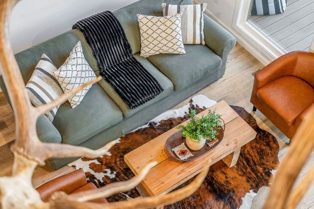 825 Hunters Landing Ln, Smithville, TN 37166