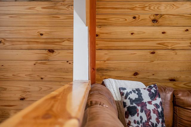 825 Hunters Landing Ln, Smithville, TN 37166