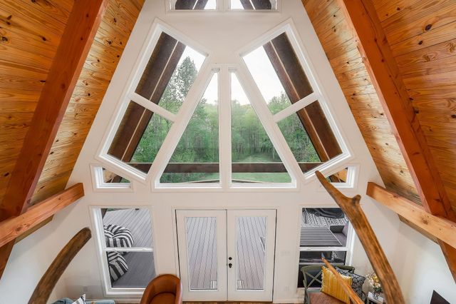 825 Hunters Landing Ln, Smithville, TN 37166