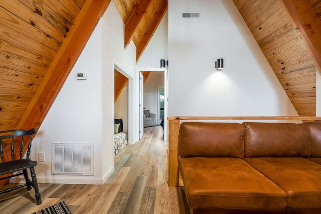 825 Hunters Landing Ln, Smithville, TN 37166