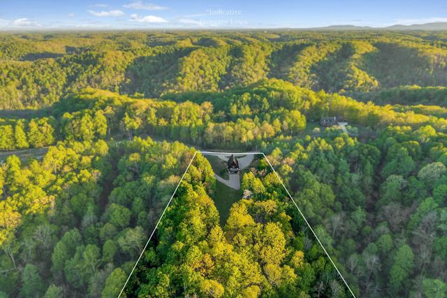 825 Hunters Landing Ln, Smithville, TN 37166