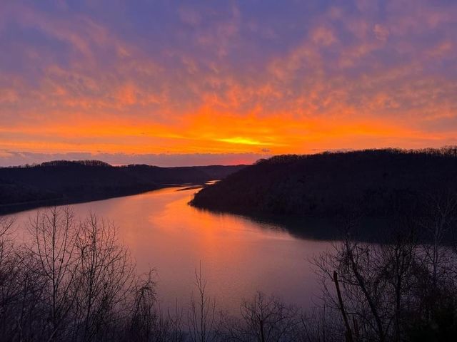 825 Hunters Landing Ln, Smithville, TN 37166