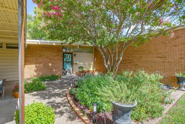 4913 Rutland Avenue, Fort Worth, TX 76133