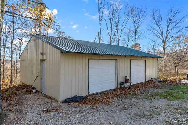 9241 BCR 834, Marble Hill, MO 63764