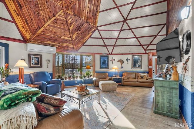 9241 BCR 834, Marble Hill, MO 63764