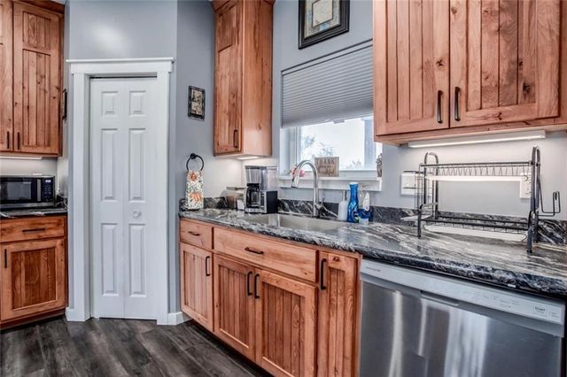 4875 Eisenhower Road, Baldwin City, KS 66006