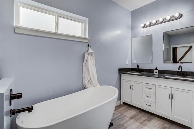 4875 Eisenhower Road, Baldwin City, KS 66006