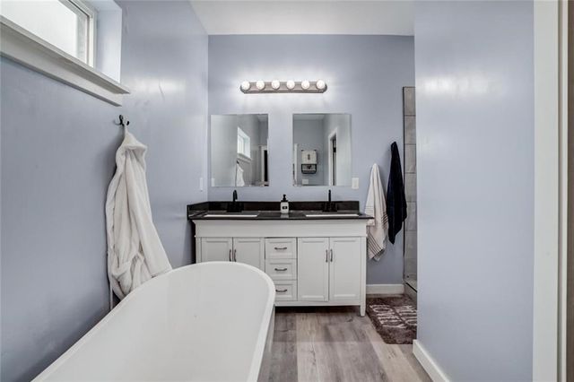 4875 Eisenhower Road, Baldwin City, KS 66006