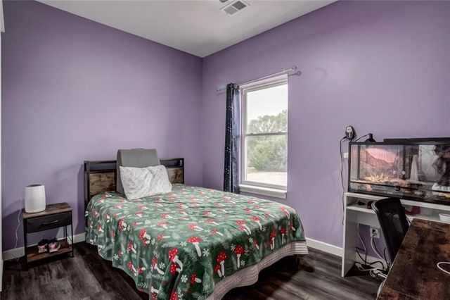 4875 Eisenhower Road, Baldwin City, KS 66006