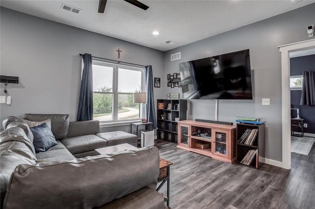 4875 Eisenhower Road, Baldwin City, KS 66006