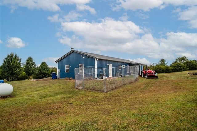 4875 Eisenhower Road, Baldwin City, KS 66006