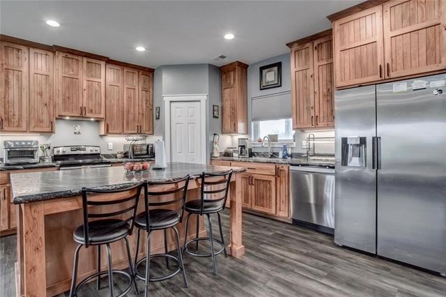 4875 Eisenhower Road, Baldwin City, KS 66006