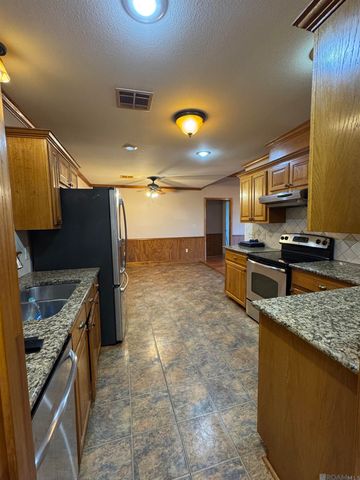 115 Lakeview St, Pierre Part, LA 70339