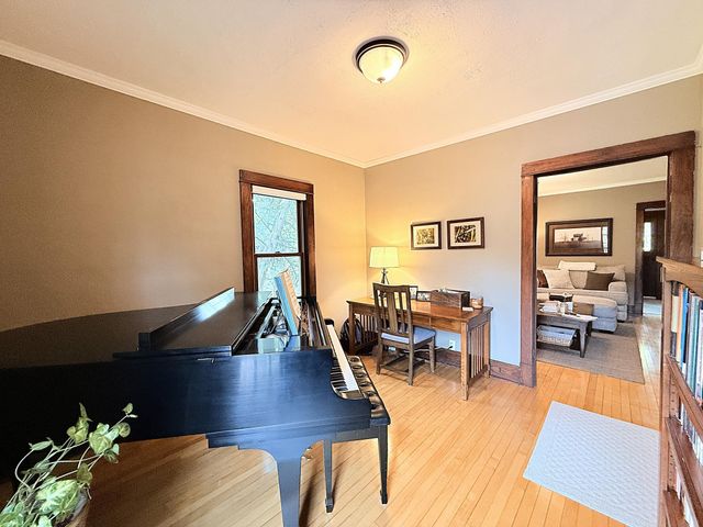 216 S 9th Street, Montevideo, MN 56265