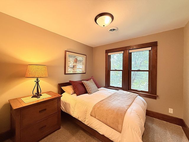 216 S 9th Street, Montevideo, MN 56265