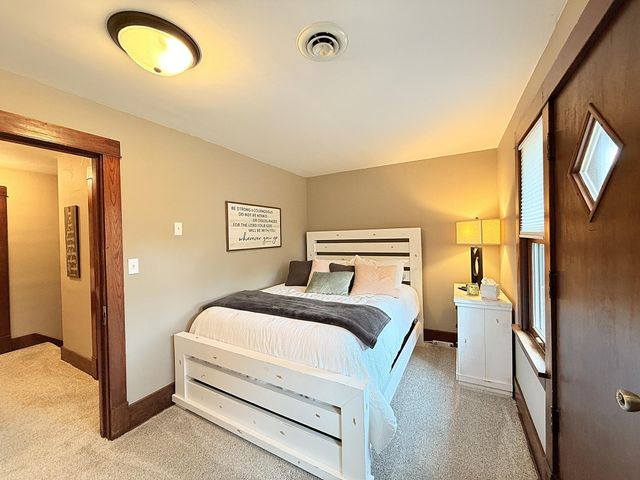 216 S 9th Street, Montevideo, MN 56265