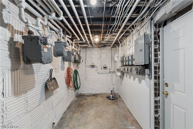 1305 Brown Street, Akron, OH 44301
