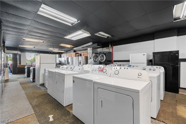 1305 Brown Street, Akron, OH 44301
