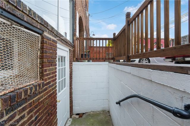 1305 Brown Street, Akron, OH 44301