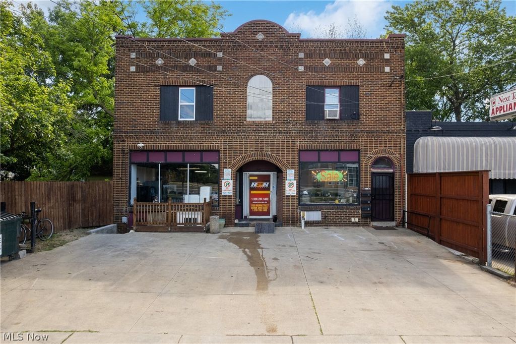 1305 Brown Street, Akron, OH 44301
