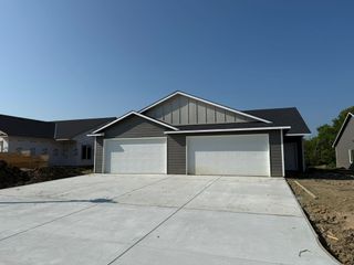 2913 S Bunker Hill Ct., Wichita, KS 67210