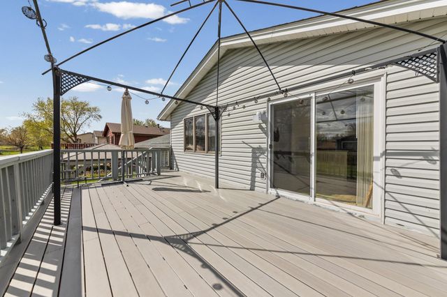 7401 75th Avenue N, Brooklyn Park, MN 55428