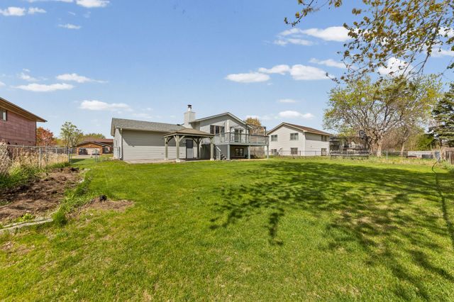 7401 75th Avenue N, Brooklyn Park, MN 55428