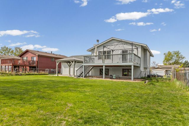 7401 75th Avenue N, Brooklyn Park, MN 55428