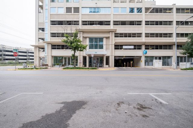 300 Bowie ST 1201, Austin, TX 78703