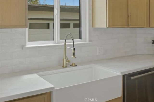 2260 Gondar Avenue, Long Beach, CA 90815