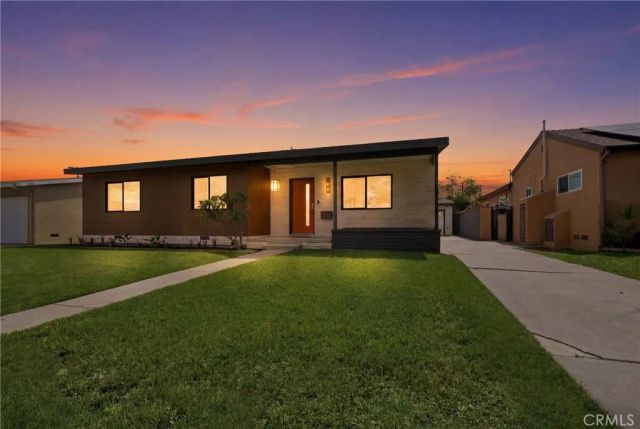 2260 Gondar Avenue, Long Beach, CA 90815