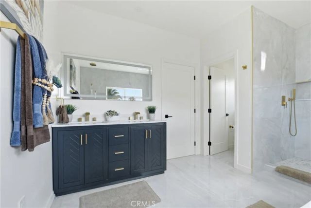 2260 Gondar Avenue, Long Beach, CA 90815