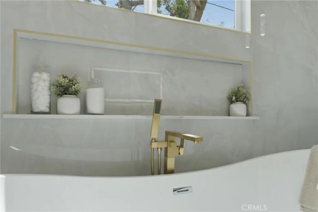 2260 Gondar Avenue, Long Beach, CA 90815