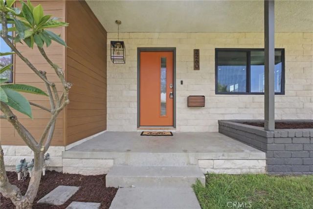 2260 Gondar Avenue, Long Beach, CA 90815