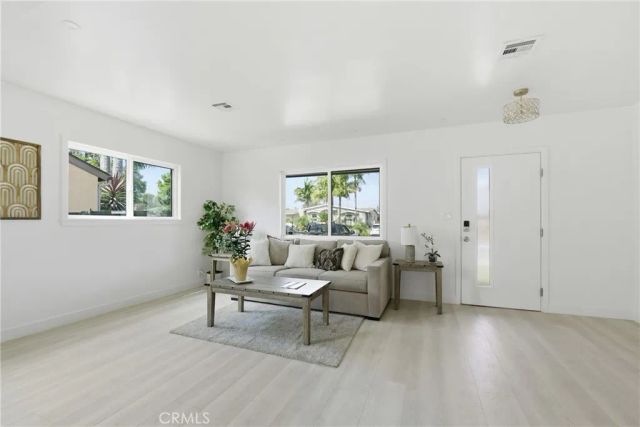2260 Gondar Avenue, Long Beach, CA 90815