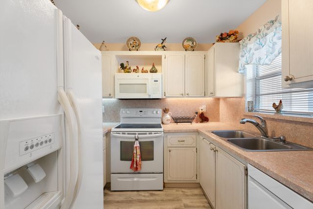 2600 SE Ocean Boulevard N14, Stuart, FL 34996