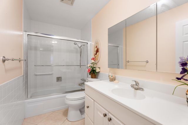 2600 SE Ocean Boulevard N14, Stuart, FL 34996