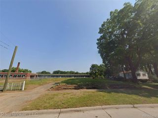 25220 Pennie Street, Dearborn Heights, MI 48125