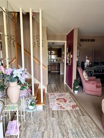 606 Berwick Road South, Salina, NY 13208